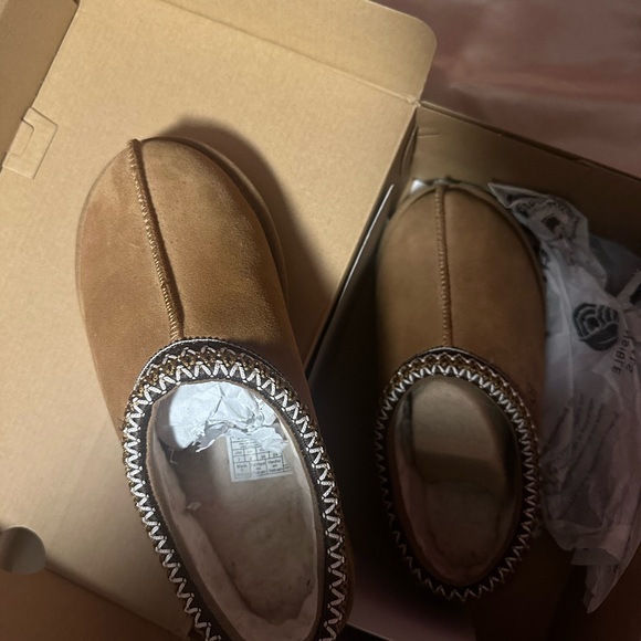 Ugg Tasman Slippers - Picture 4 of 4